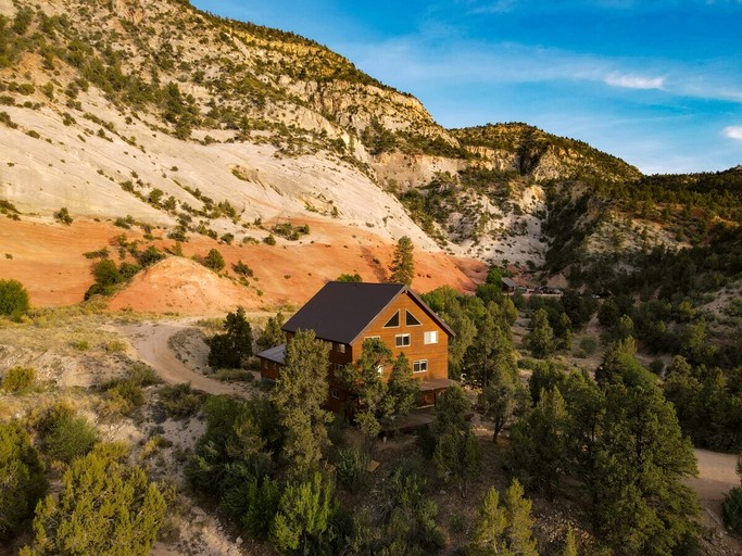 Cabins (United States of America, Orderville, Utah)