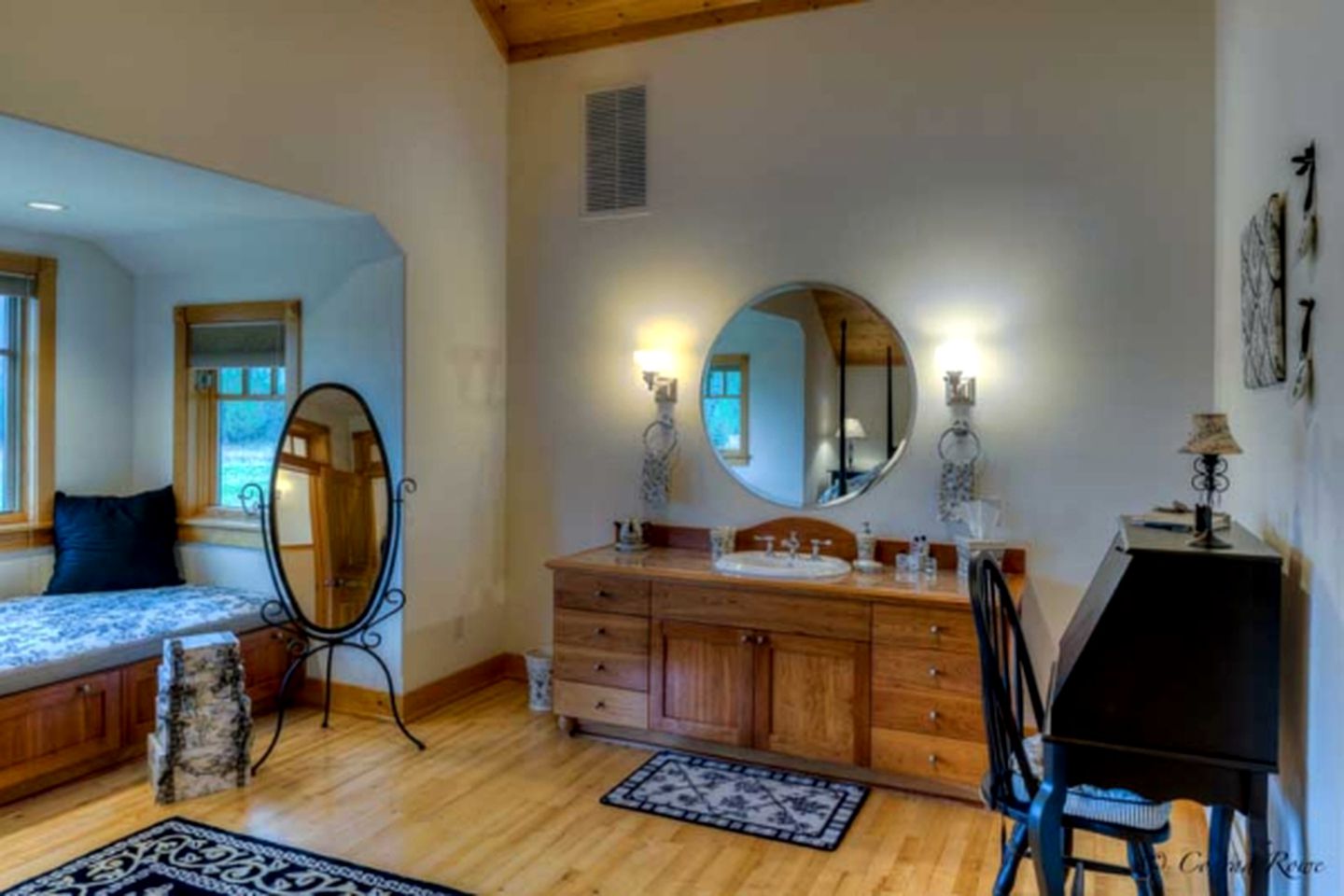 Gorgeous Suite Getaway with Amazing Views near the Cabinet Mountains in Montana