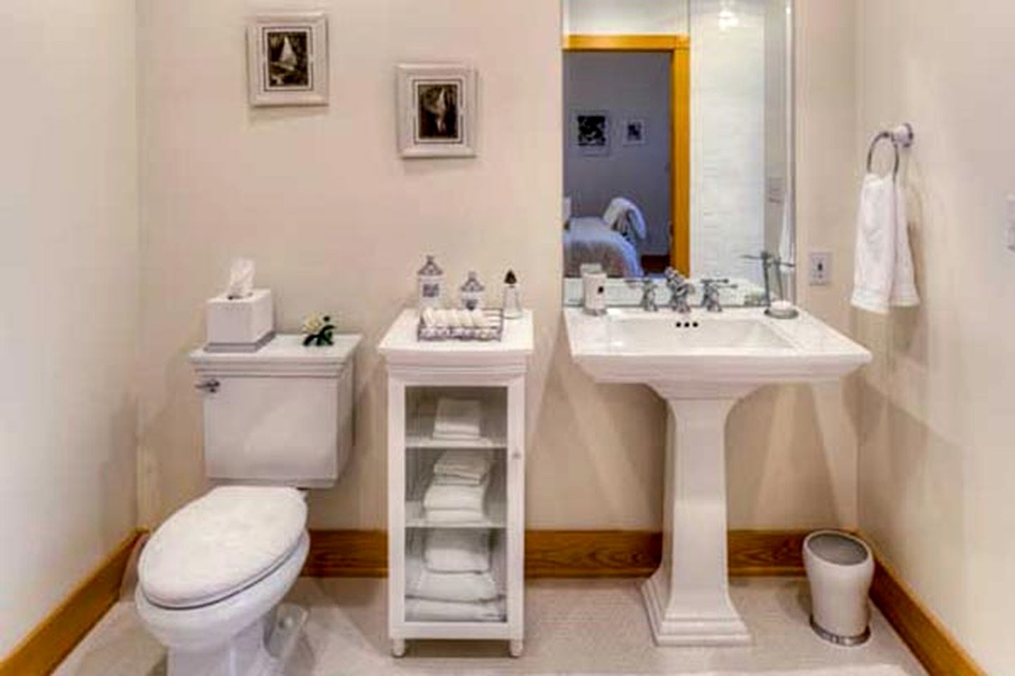 Luxury Cabin Rental with a Theater Room and Mountain Views in Trout Creek, Montana