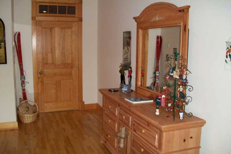 Cabins (Trout Creek, Montana, United States)