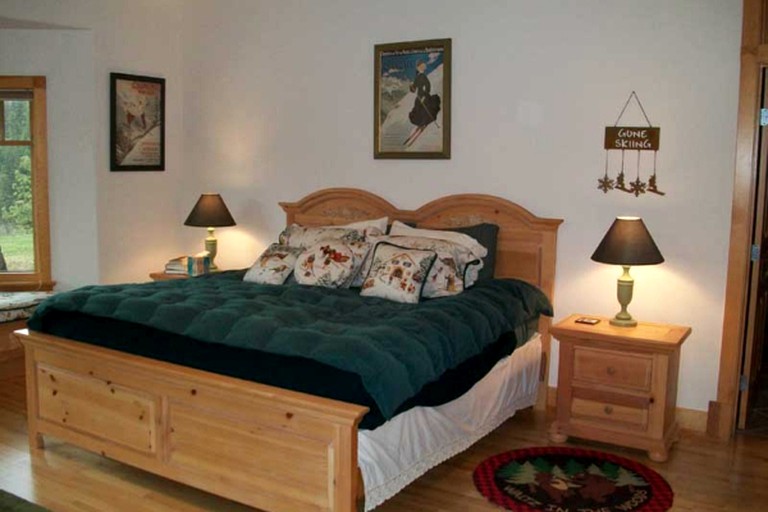 Cabins (Trout Creek, Montana, United States)