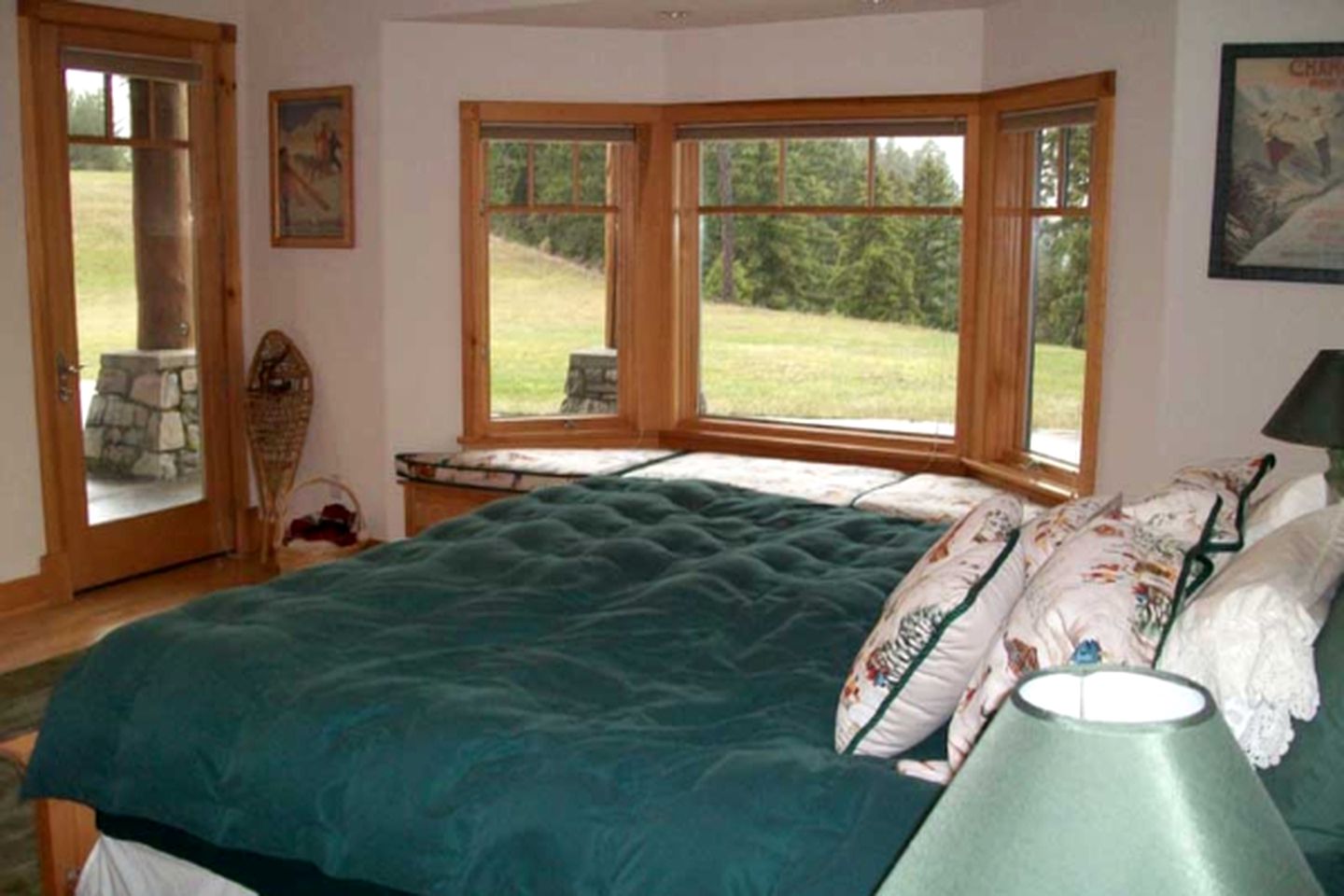 Luxury Cabin Rental with a Theater Room and Mountain Views in Trout Creek, Montana