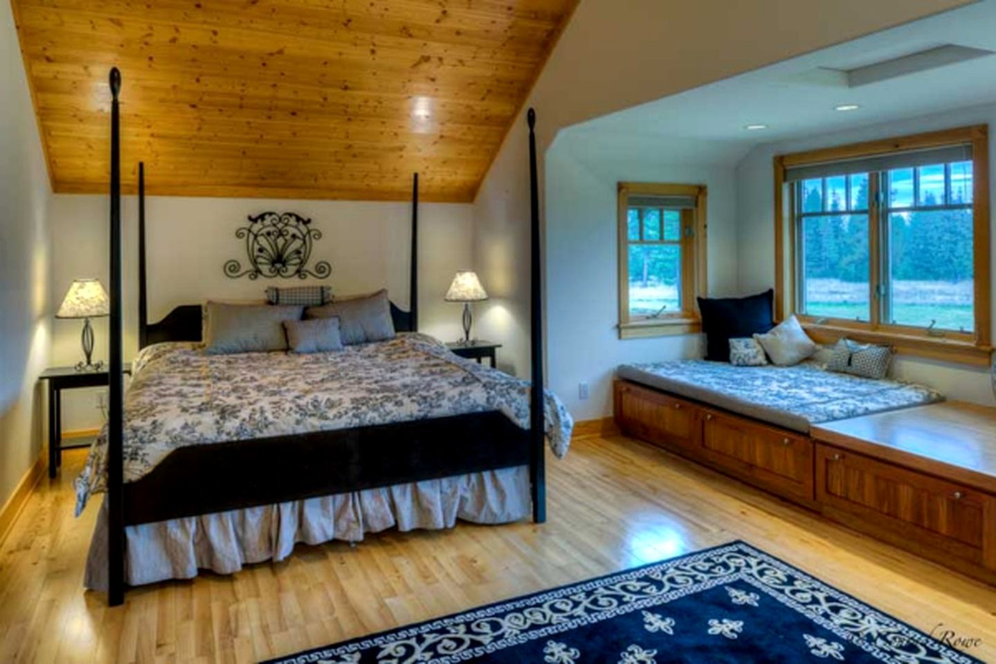 Luxury Cabin Rental with a Theater Room and Mountain Views in Trout Creek, Montana