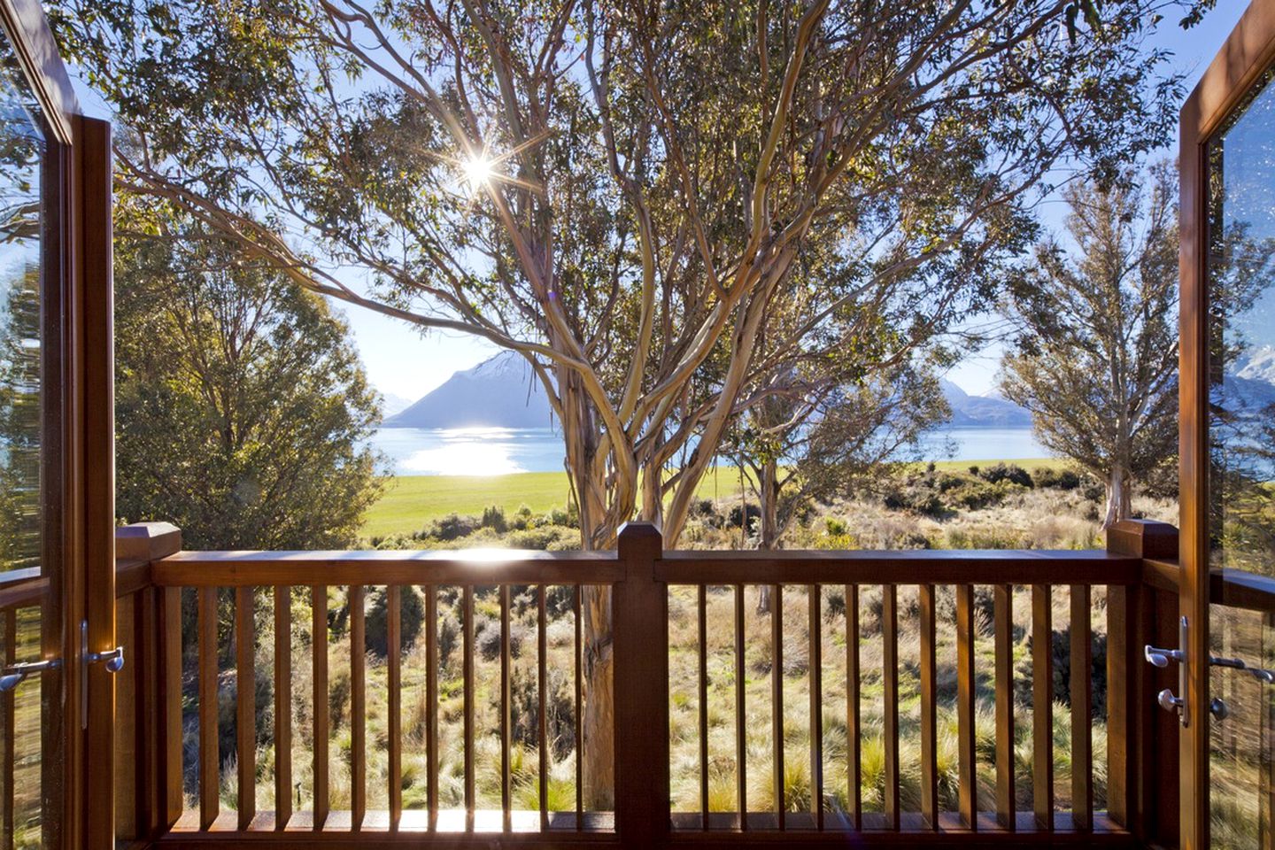 High Mountain Lodge Rental for 10 Guests near Queenstown, New Zealand