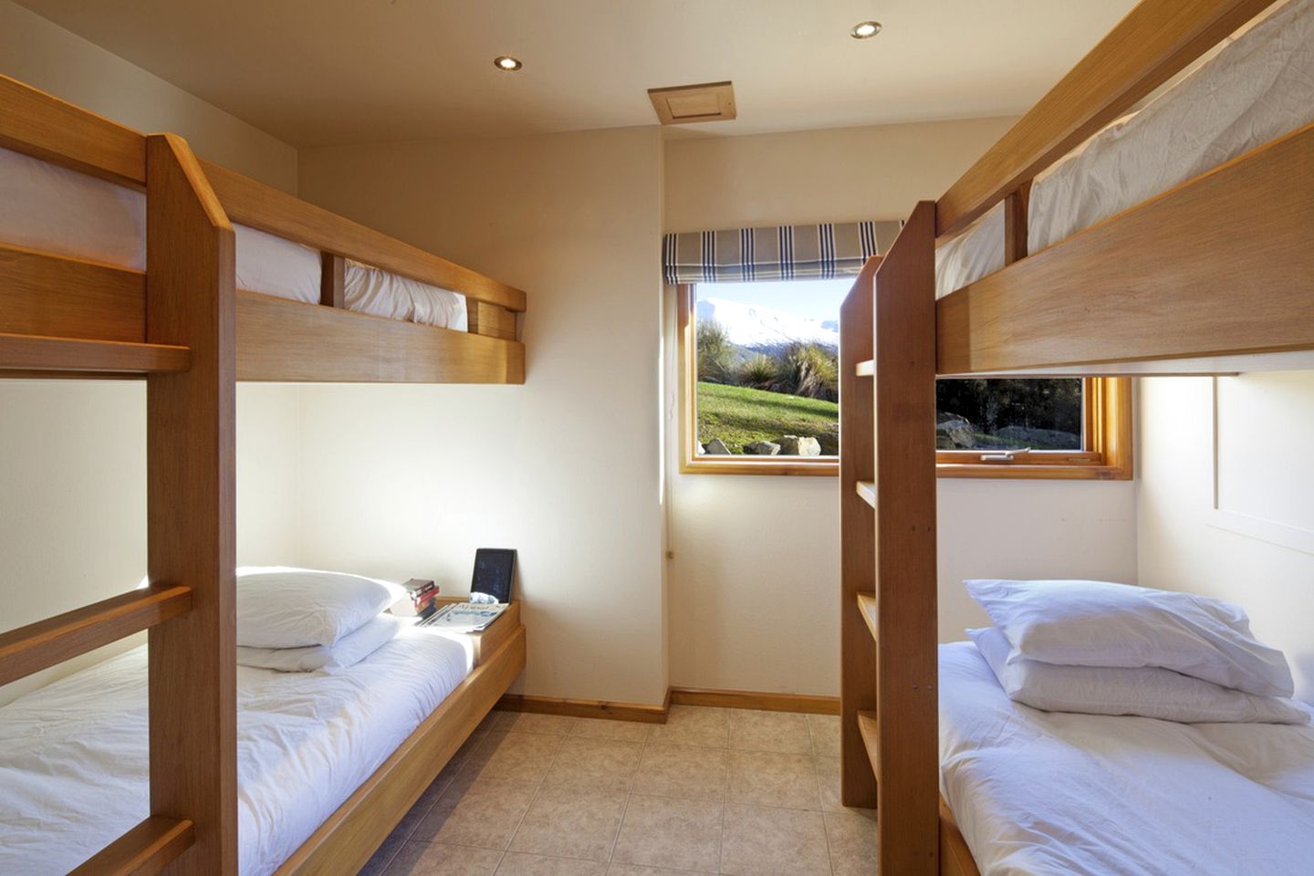 High Mountain Lodge Rental for 10 Guests near Queenstown, New Zealand