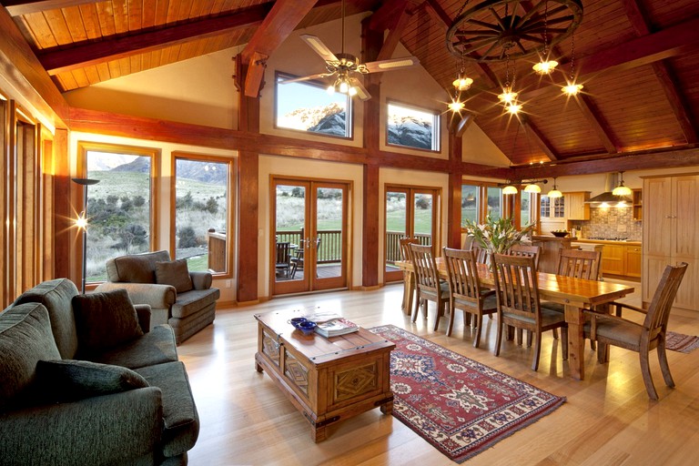 Cabins (Queenstown, South Island, New Zealand)