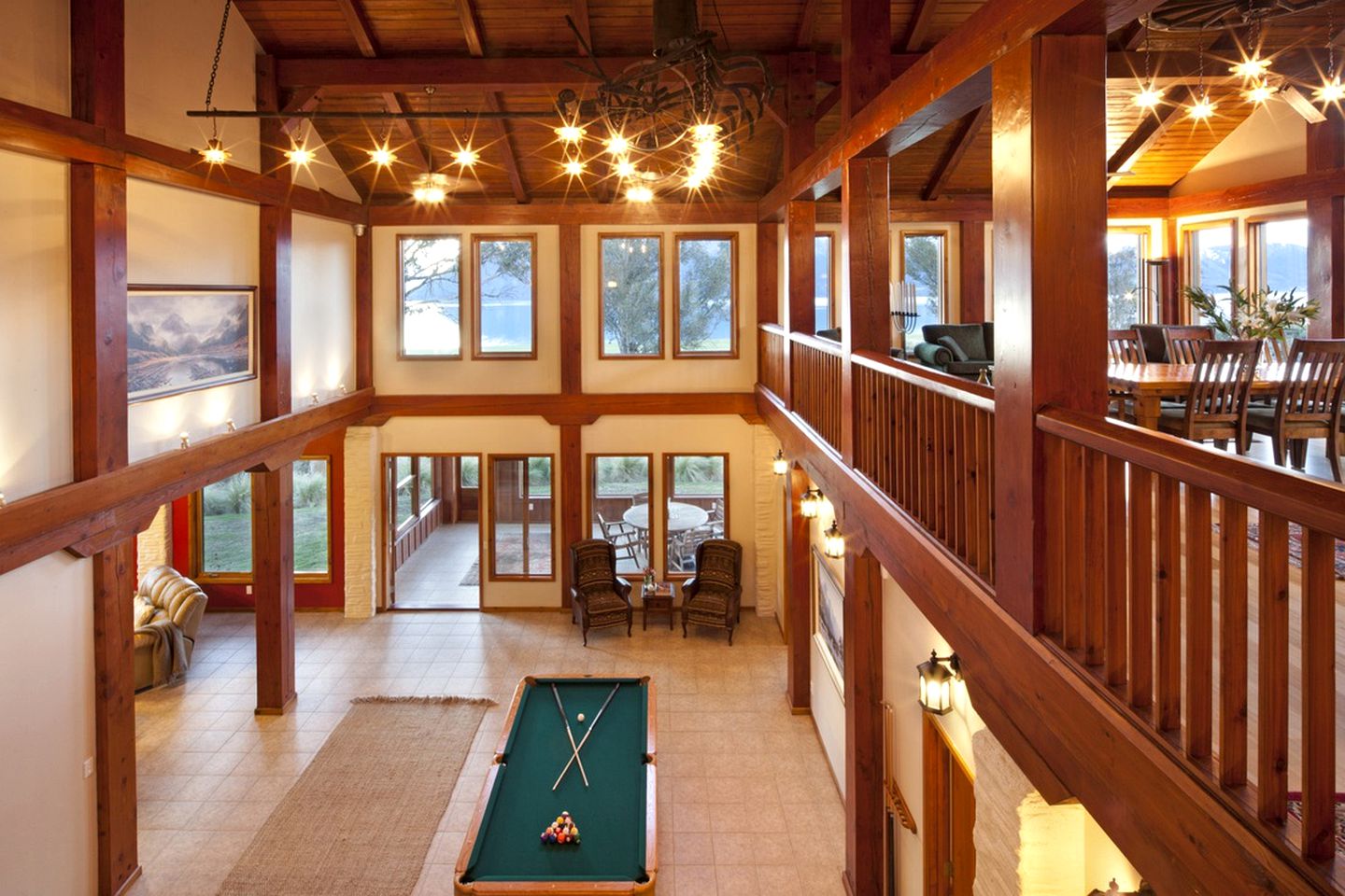 High Mountain Lodge Rental for 10 Guests near Queenstown, New Zealand