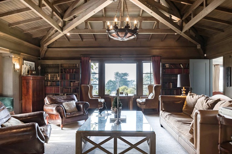 Amazing Villa Close to Stunning Hiking Trails in Stinson Beach, California