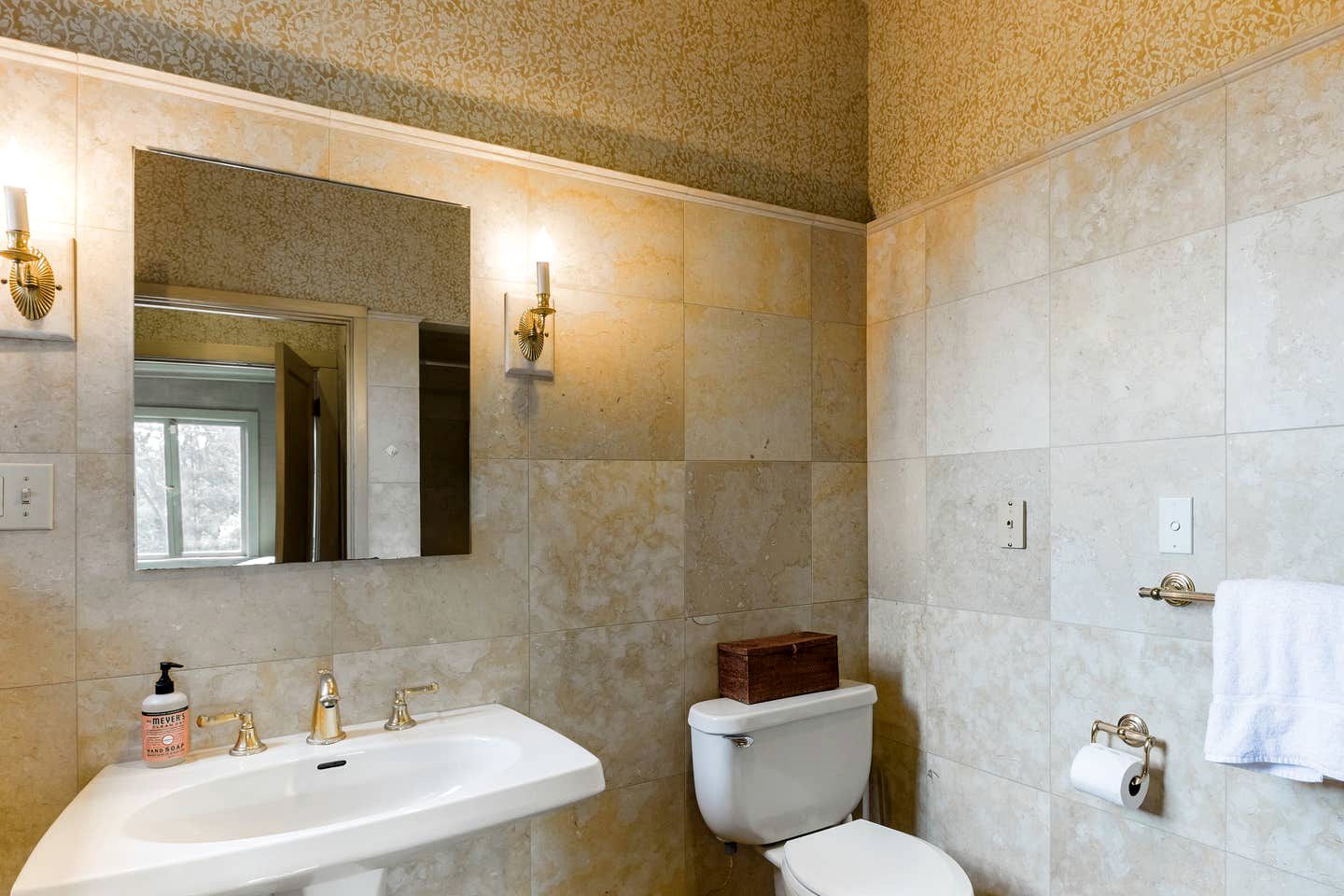 Amazing Villa Close to Stunning Hiking Trails in Stinson Beach, California