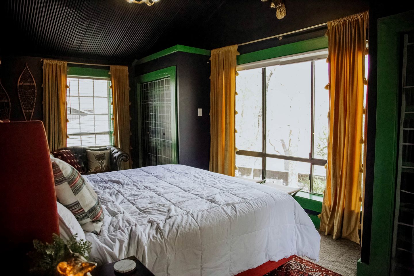 Family Glampsite: A Unique Cabin Retreat for Adventure in Tracy City, TN