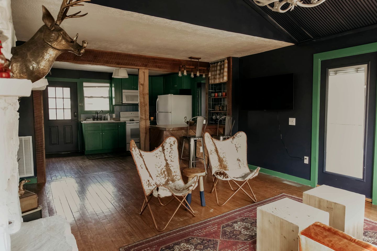 Family Glampsite: A Unique Cabin Retreat for Adventure in Tracy City, TN