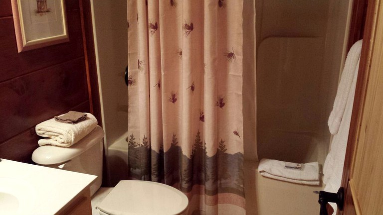 Cabins (Lake Lure, North Carolina, United States)