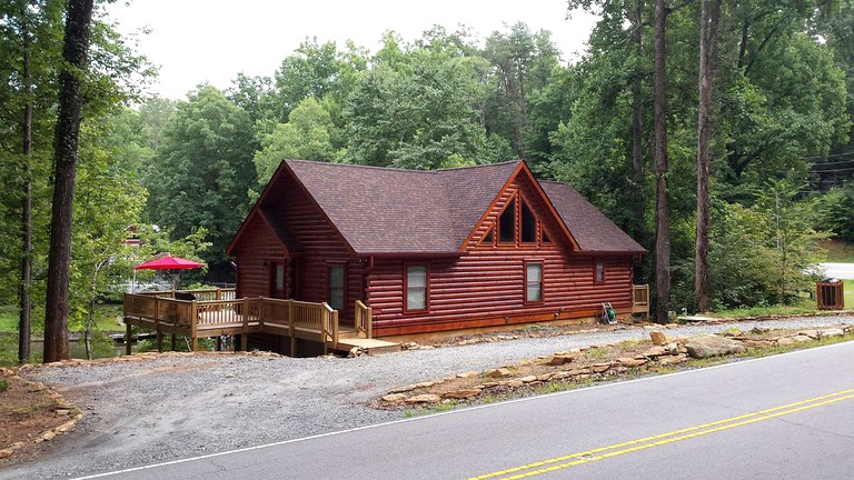 Cabins (Lake Lure, North Carolina, United States)