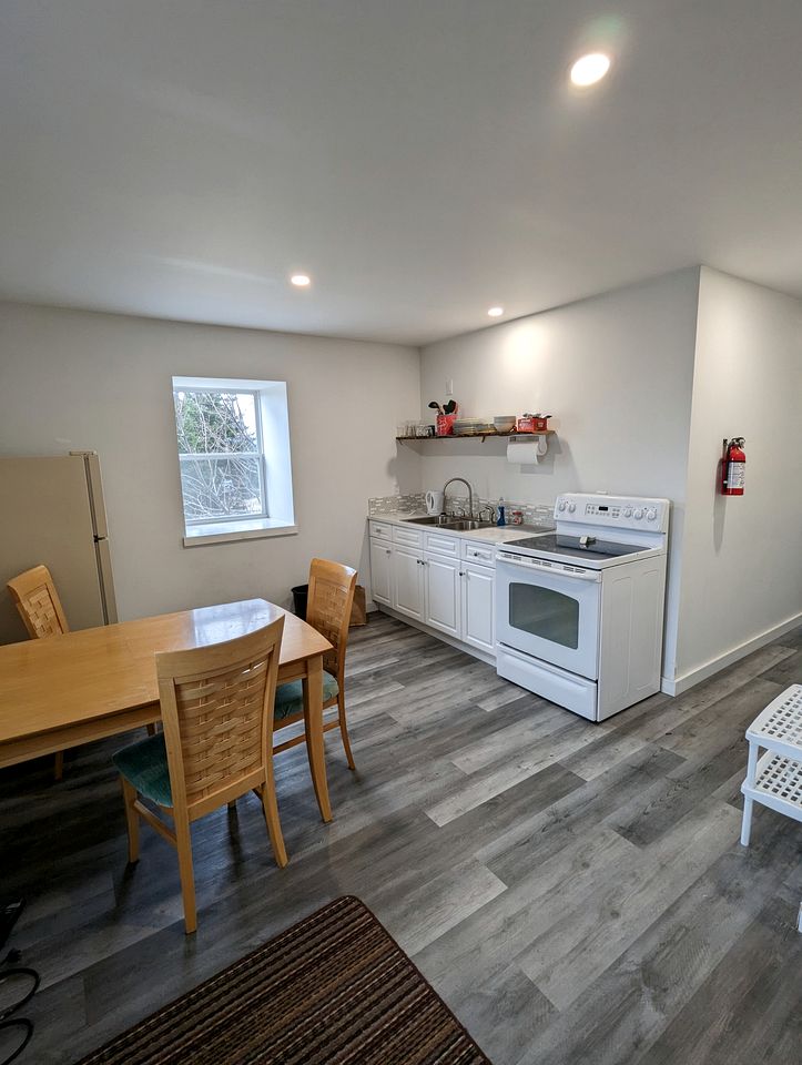 Stylish Upstairs Retreat with Rustic Touches, WiFi & Cozy Living Space in Nova Scotia, Canada