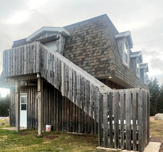 Stylish Upstairs Retreat with Rustic Touches, WiFi & Cozy Living Space in Nova Scotia, Canada
