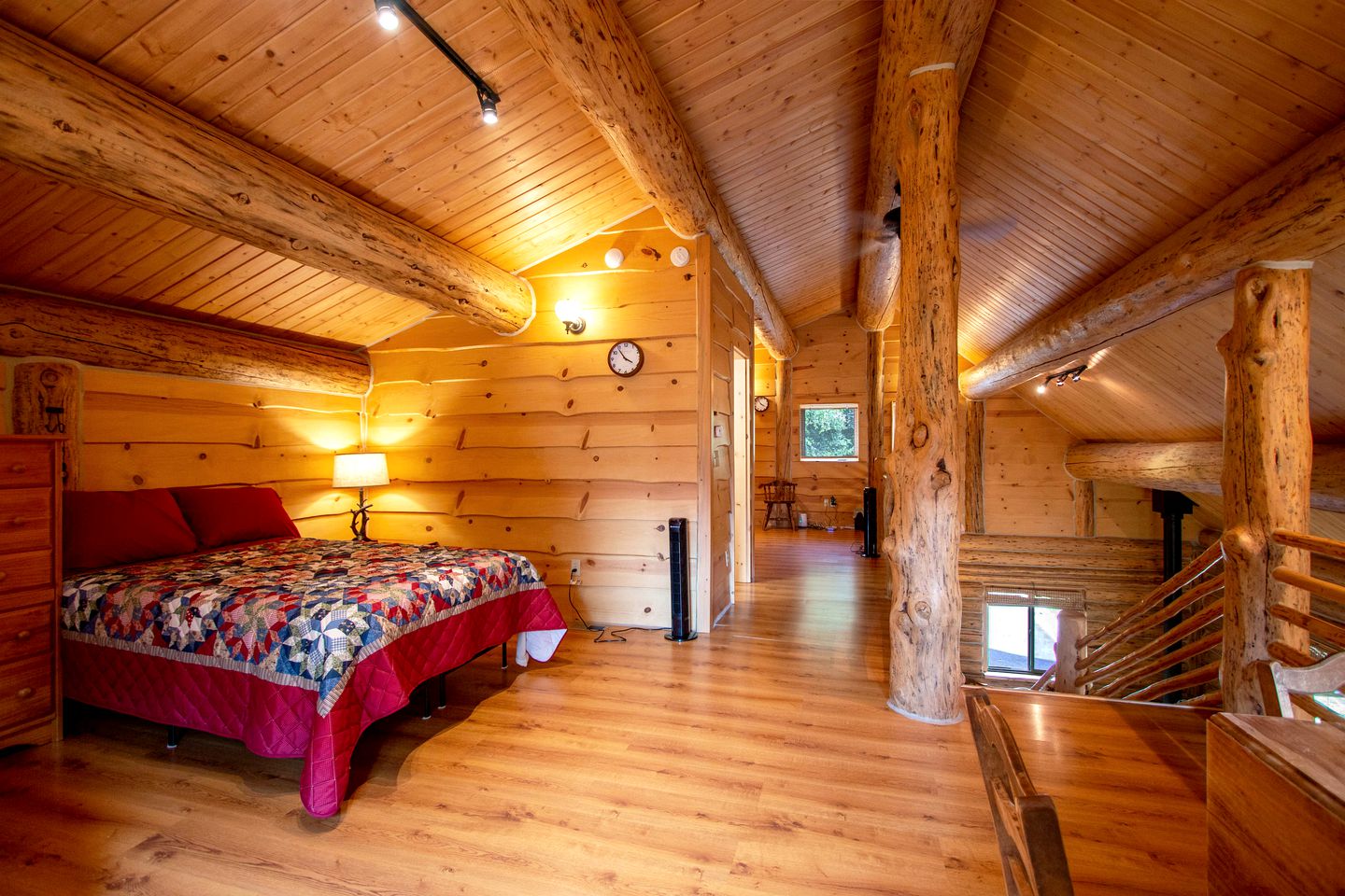 Rustic Private Cabin with Fireplace Perfect for Hiking and Fishing in Stevenson, Washington