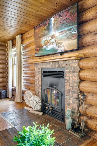 Cabins (Canada, Kingsville, Ontario)