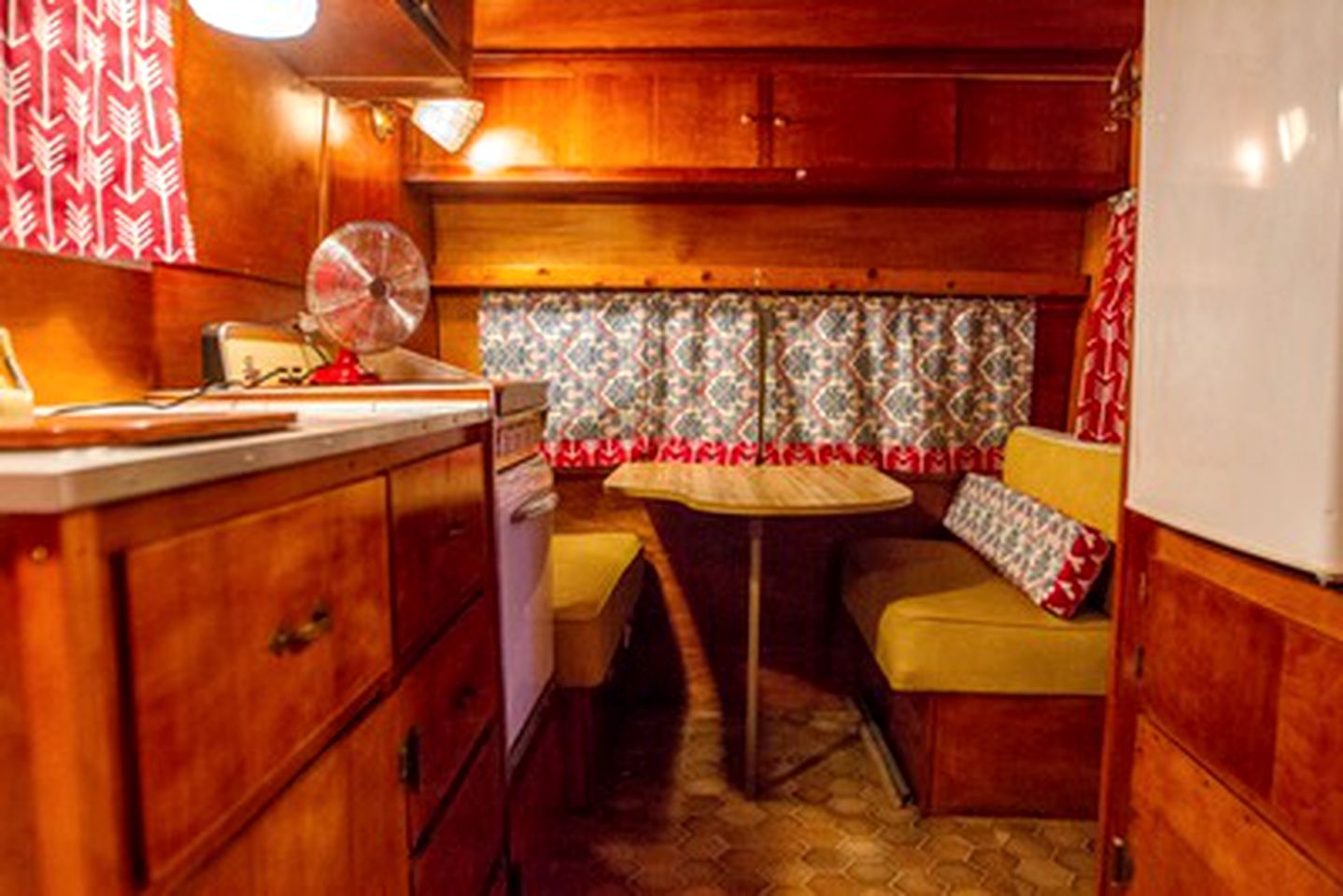 Vintage Camper for a Weekend Getaway near Ellinger, Texas