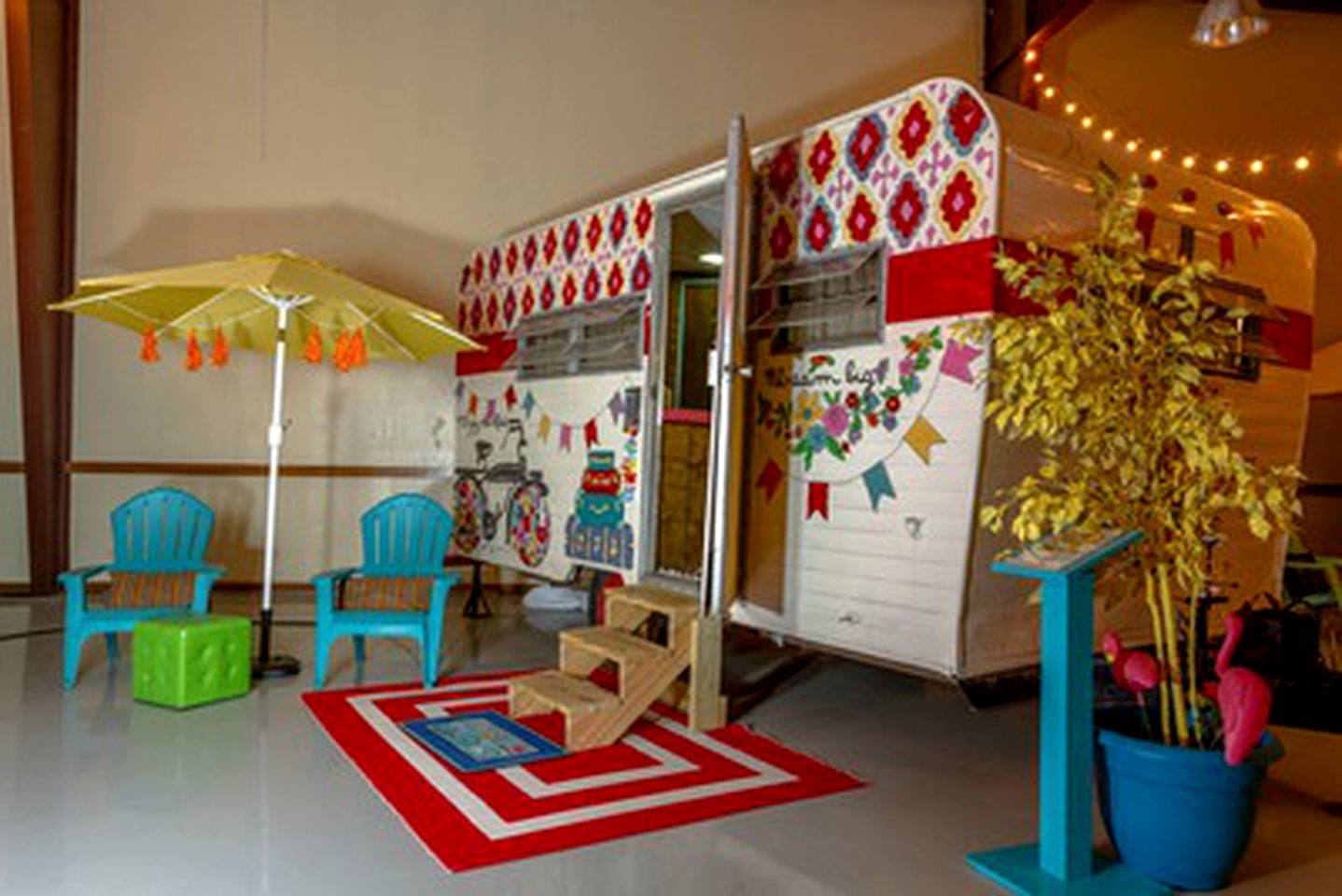 Cheerful Camper for a Romantic Getaway near Carmine, Texas