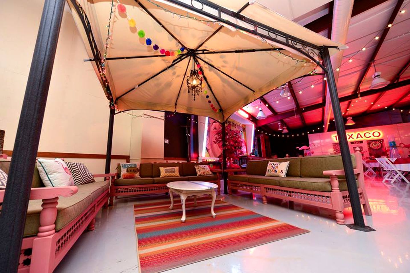 Cheerful Camper for a Romantic Getaway near Carmine, Texas