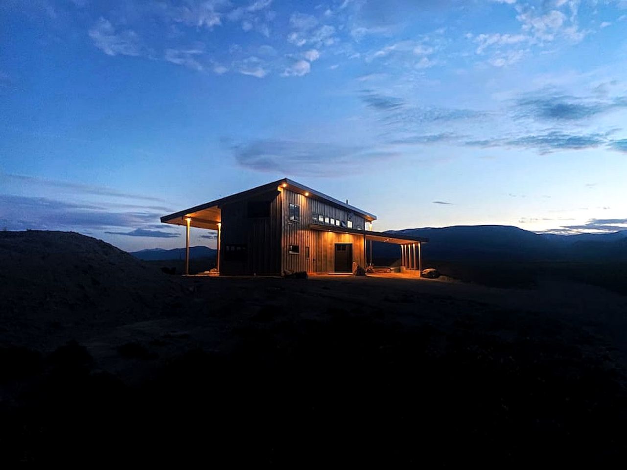 Gorgeous Vacation Rental Placed in a Secluded Area and Fire Pit Provided Near Livingston, Montana