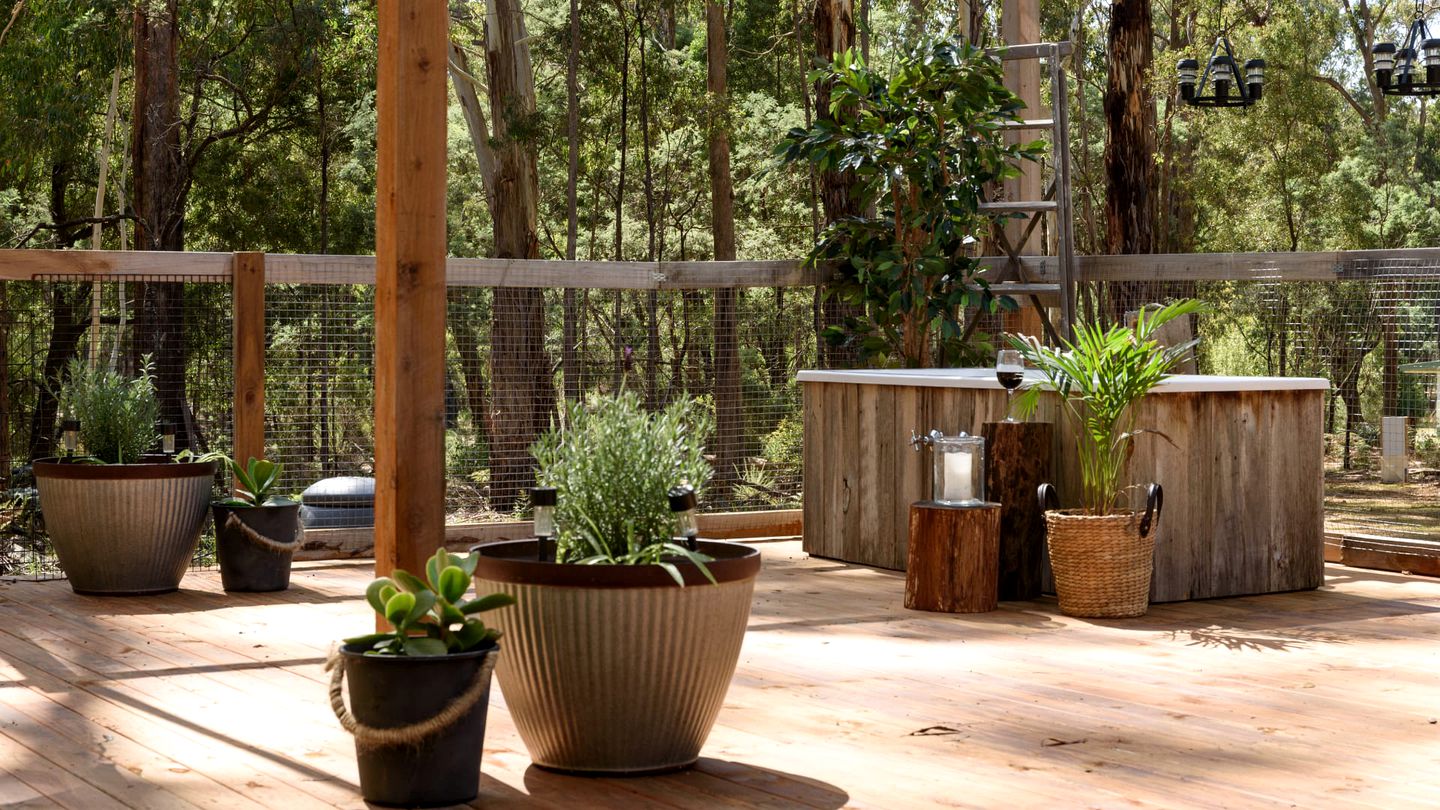 Secluded Wooden Cabin with Barbecue in Daylesford, Victoria