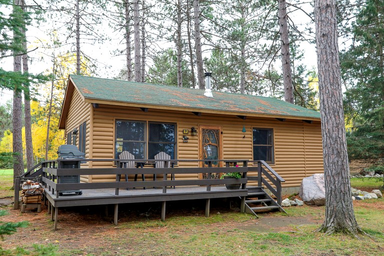 Spacious Northwoods Cabin with Wrap-Around Deck & Lake Views Near Babbitt, Minnesota