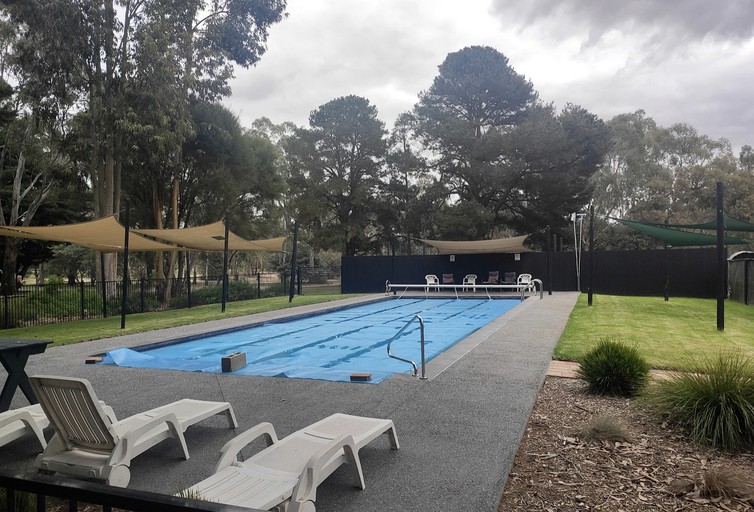 Vacation Rentals (Australia, Dadswells Bridge, --)