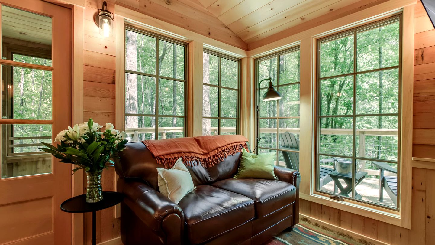 Cozy, Luxury Tree House in Gatlinburg, Tennessee