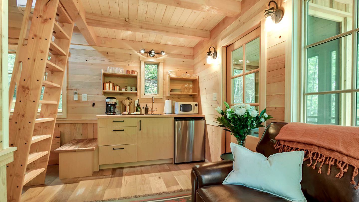Cozy, Luxury Tree House in Gatlinburg, Tennessee