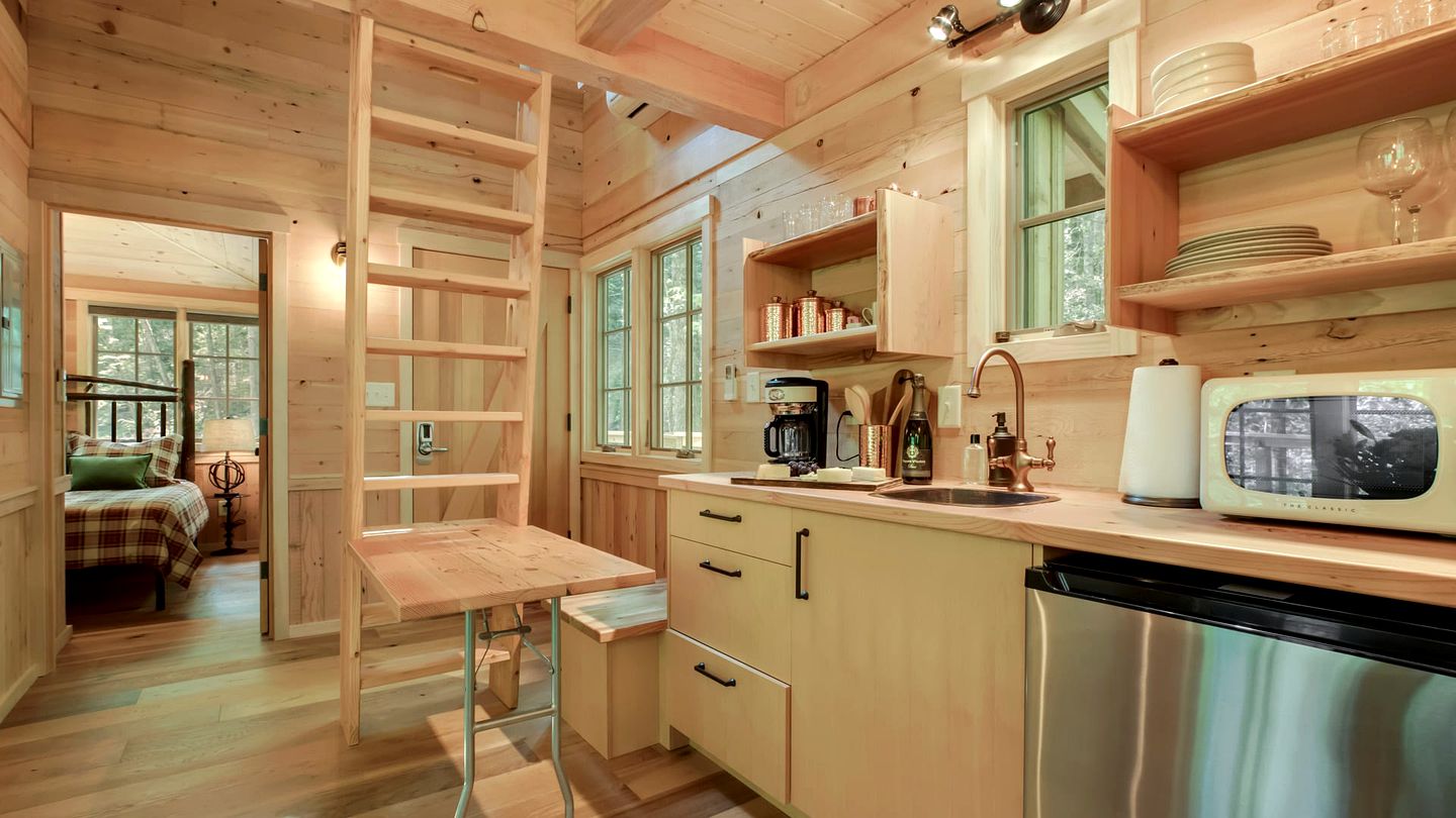 Cozy, Luxury Tree House in Gatlinburg, Tennessee