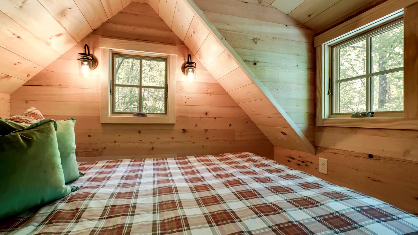 Cozy, Luxury Tree House in Gatlinburg, Tennessee