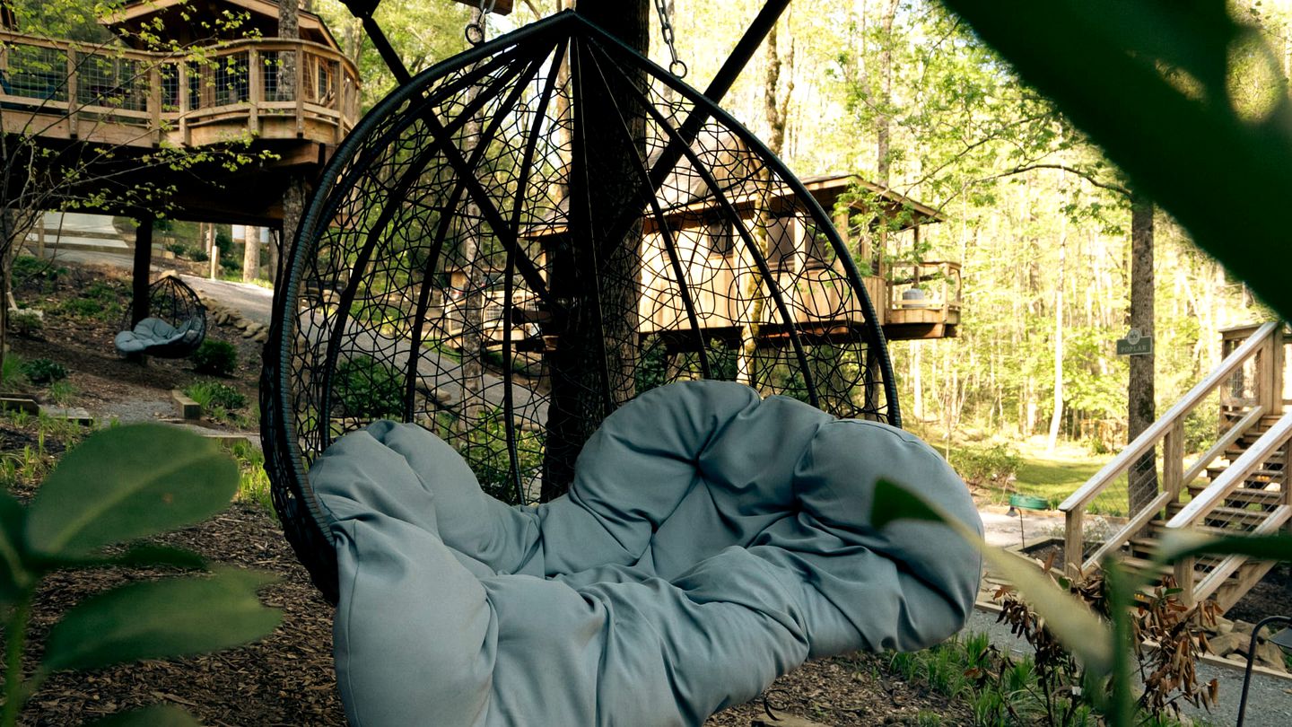 Cozy, Luxury Tree House in Gatlinburg, Tennessee