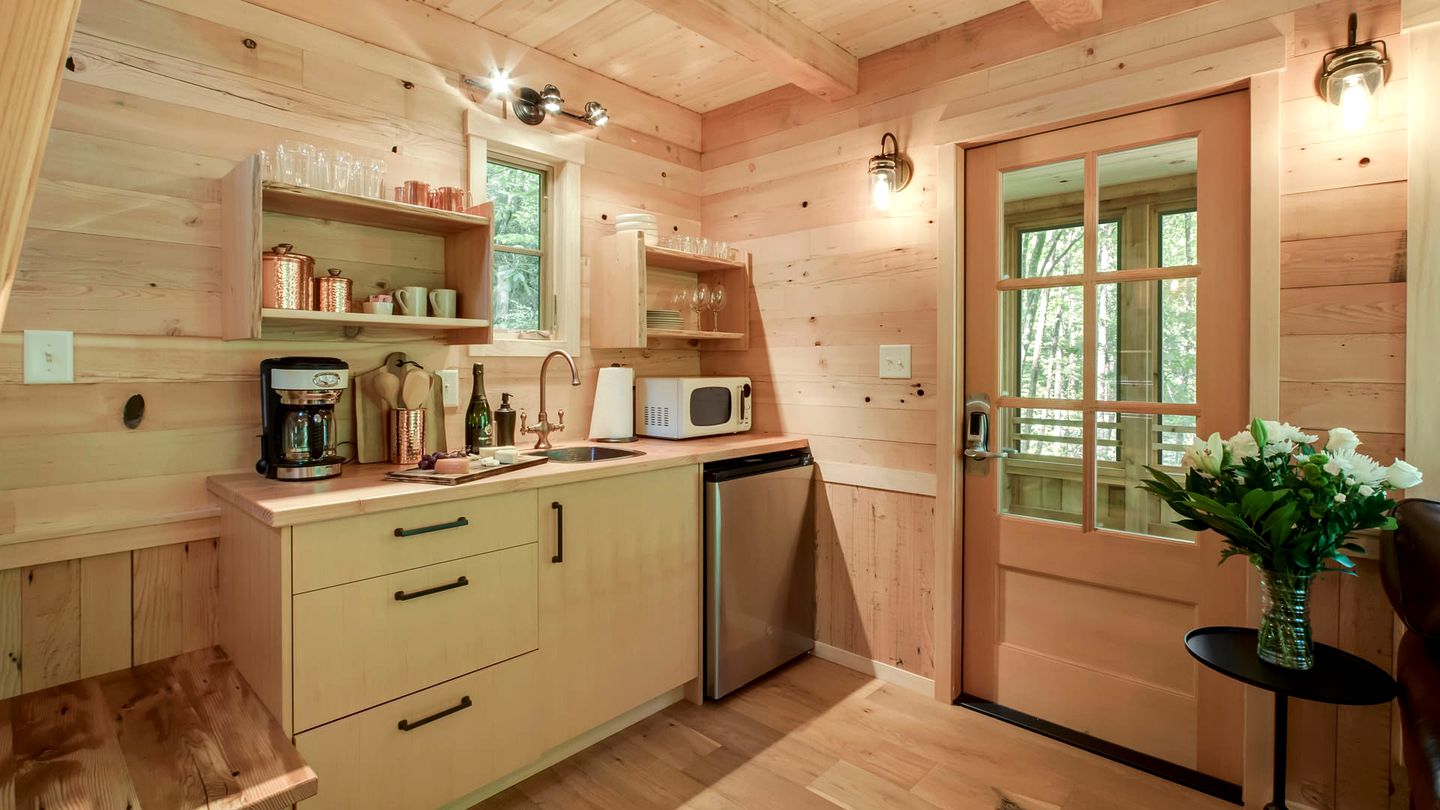 Cozy, Luxury Tree House in Gatlinburg, Tennessee