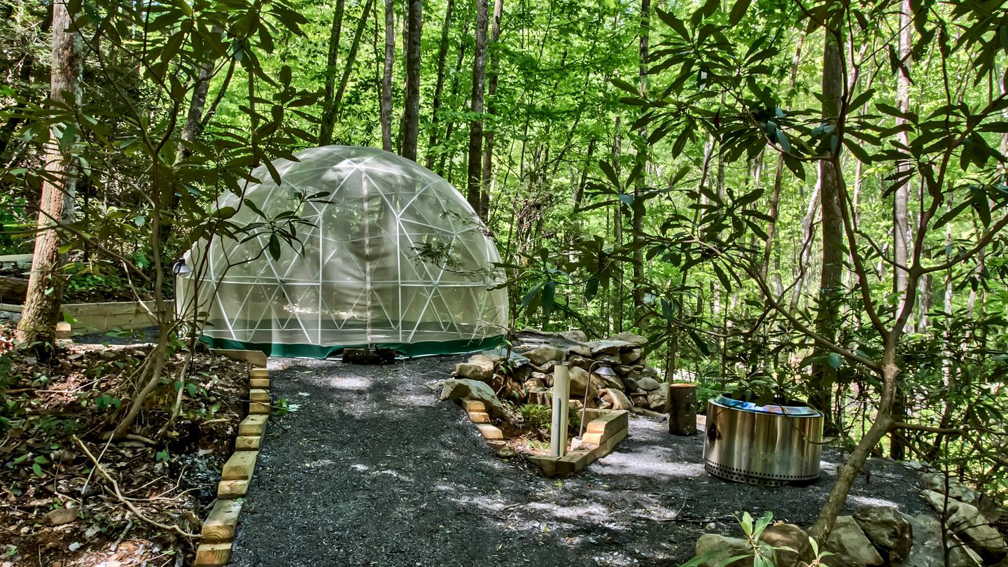 Cozy, Luxury Tree House in Gatlinburg, Tennessee