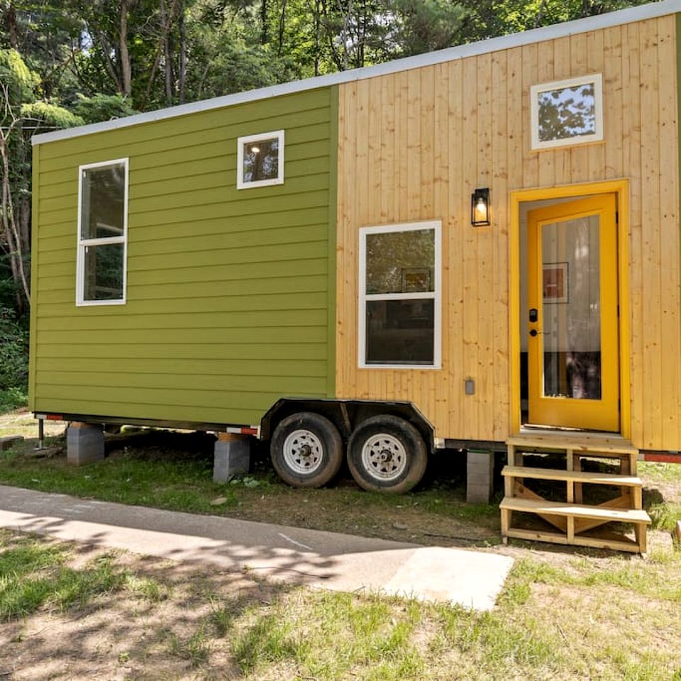 Impressive Tiny House Surrounded by Trees in Burnsville, North Carolina