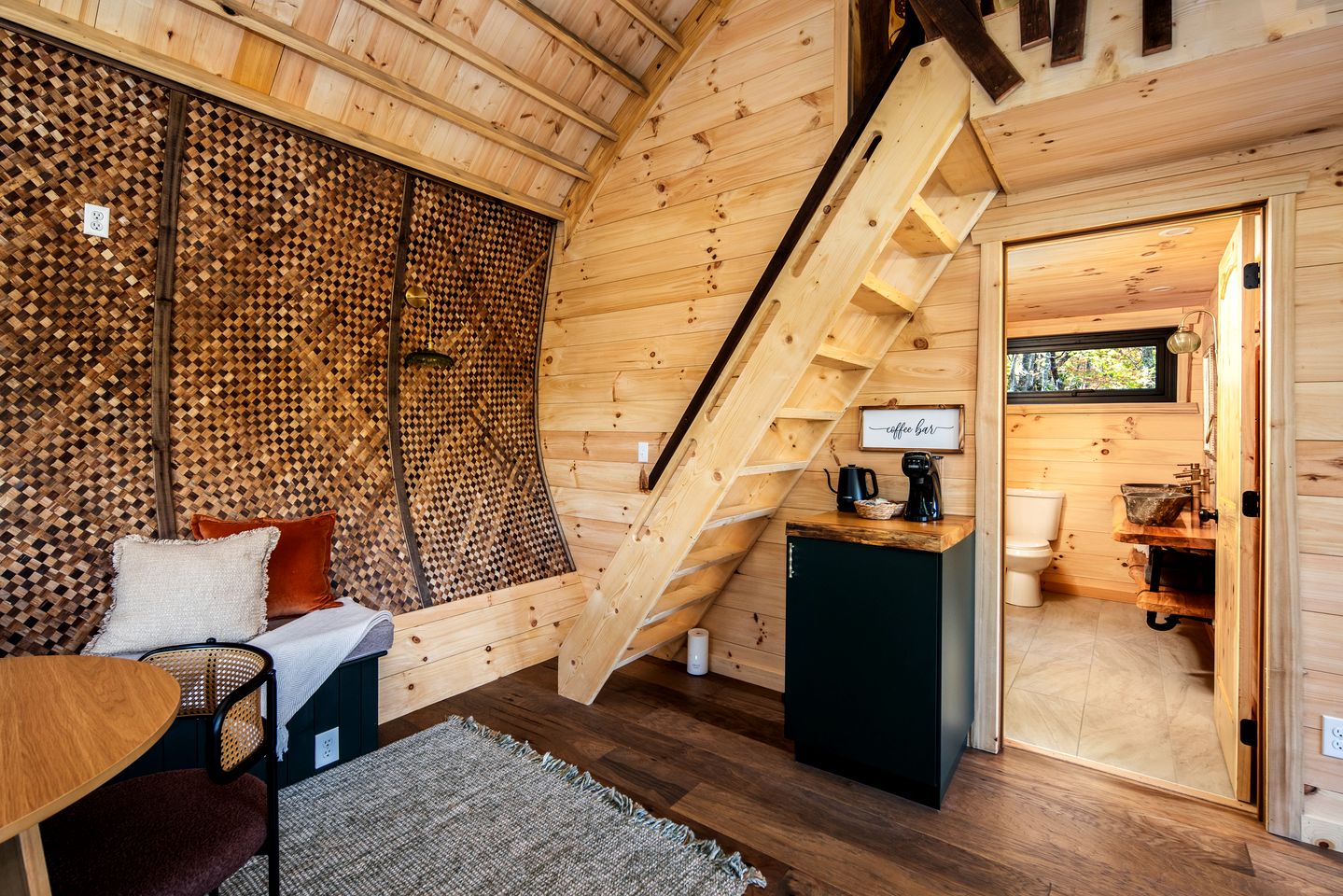 Luxury Nest-Inspired Treehouse with Net Loft & Hot Tub Near Highlands, NC