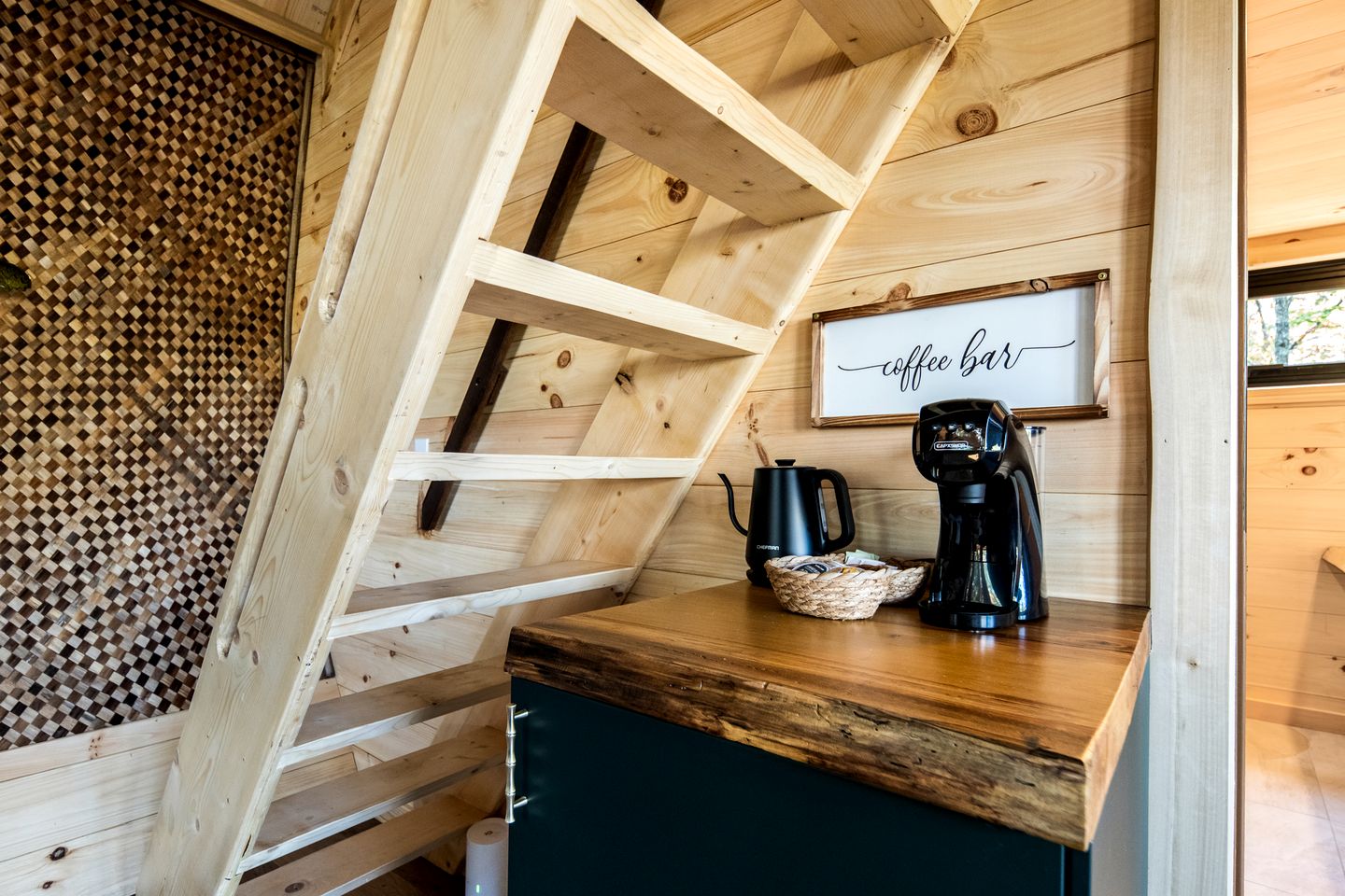 Luxury Nest-Inspired Treehouse with Net Loft & Hot Tub Near Highlands, NC