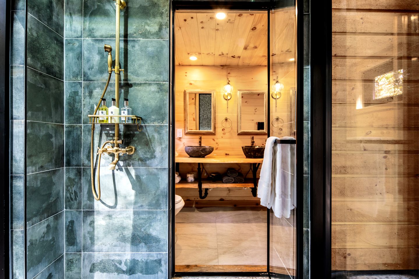 Luxury Nest-Inspired Treehouse with Net Loft & Hot Tub Near Highlands, NC