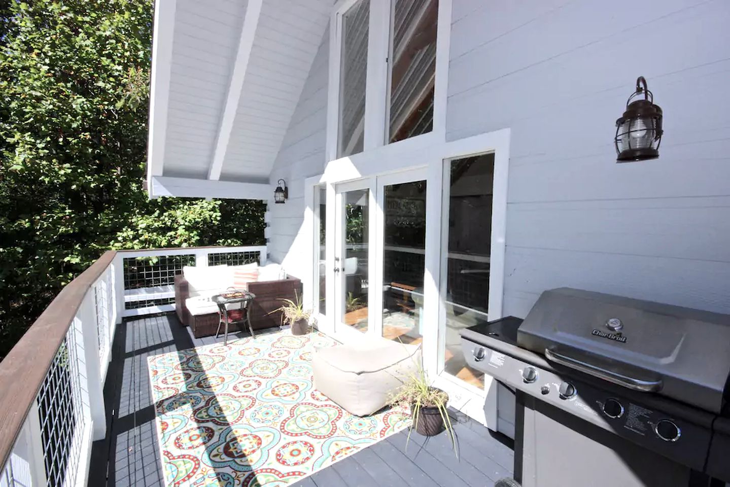 Stunning Cabin with an Outdoor Hot Tub near Gatlinburg, Tennessee