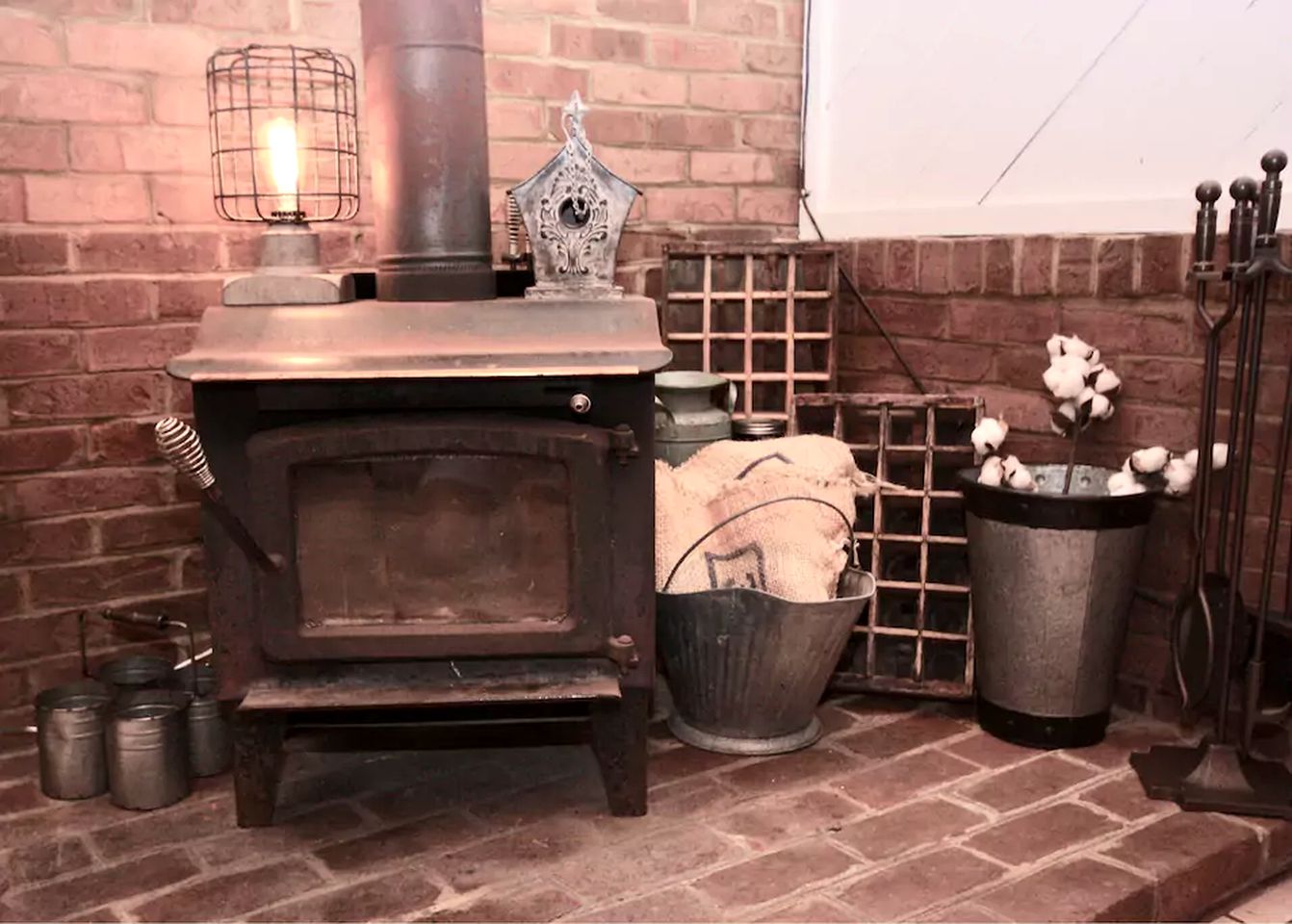 Stunning Cabin with an Outdoor Hot Tub near Gatlinburg, Tennessee