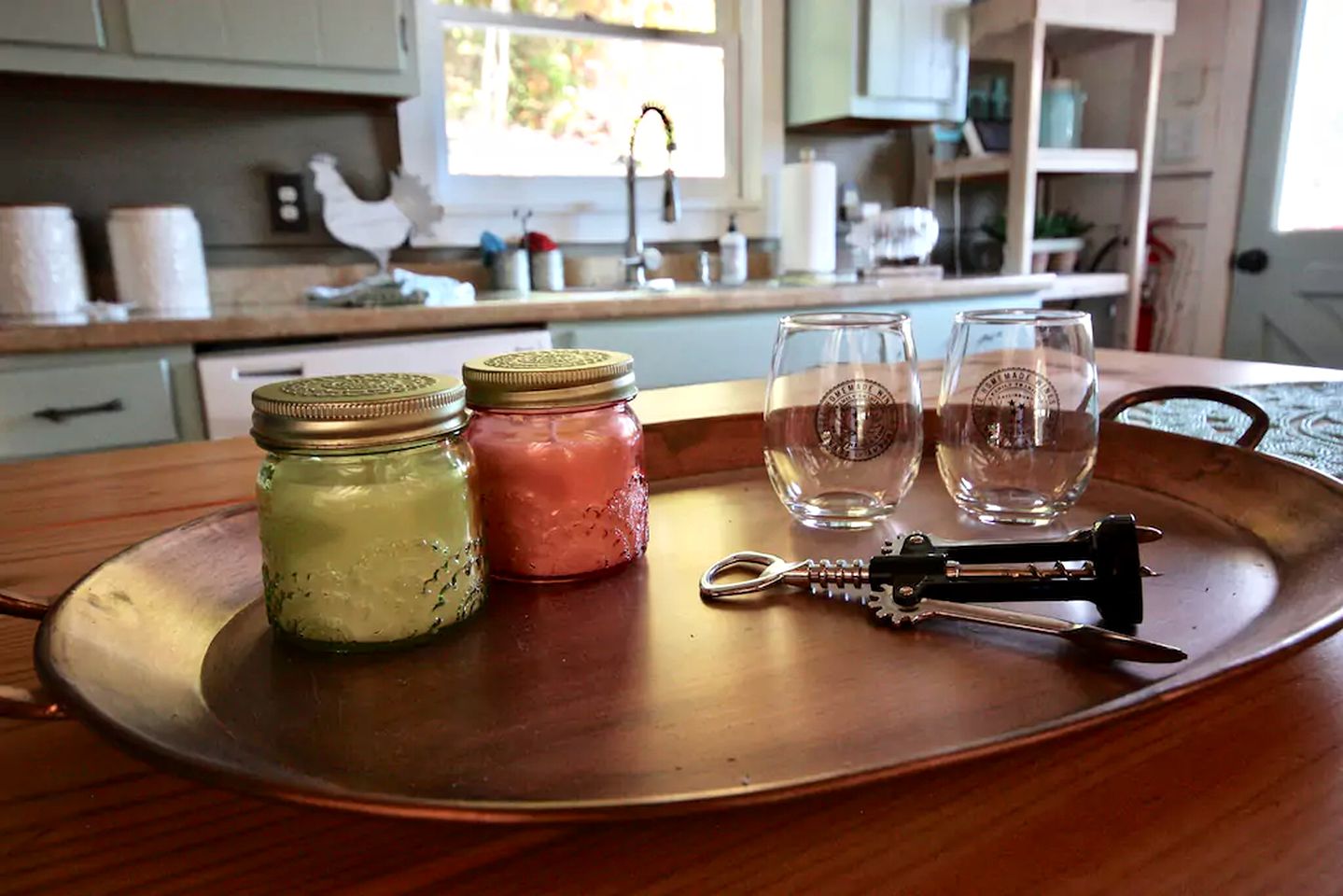 Stunning Cabin with an Outdoor Hot Tub near Gatlinburg, Tennessee