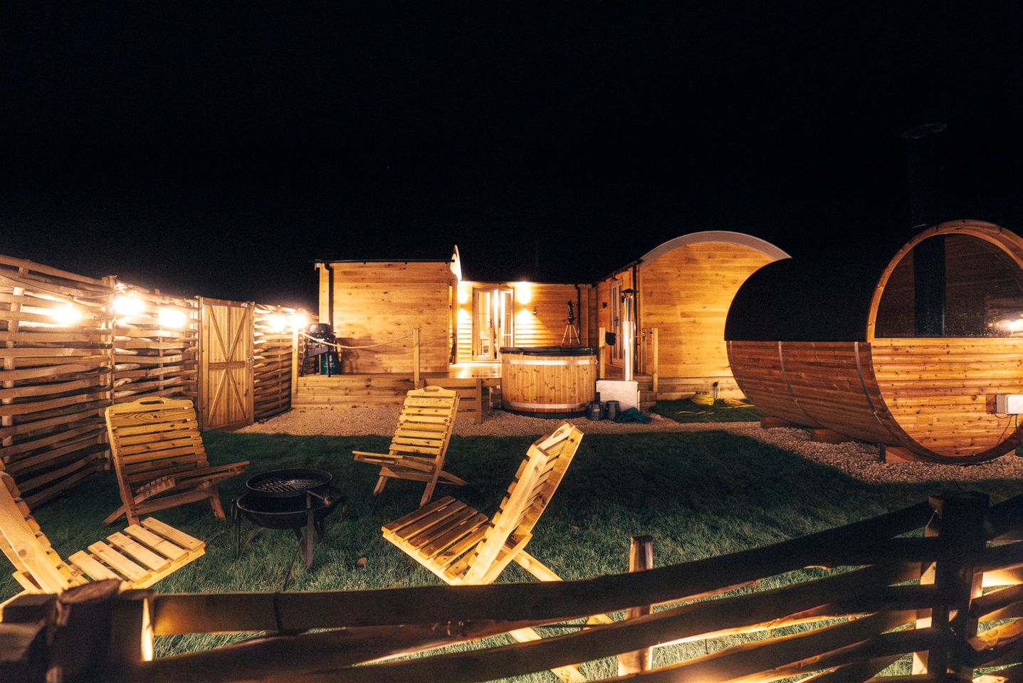 Unique Shepherd’s Hut Escape with Private Spa & Firepit Nights in Binsted, United Kingdom