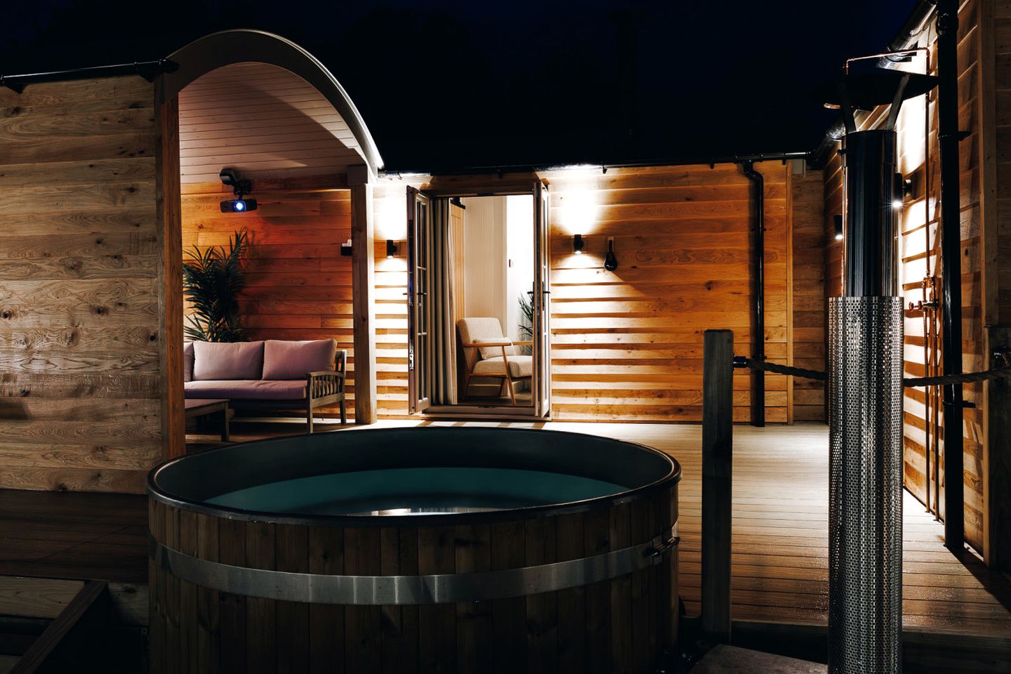 Unique Shepherd’s Hut Escape with Private Spa & Firepit Nights in Binsted, United Kingdom