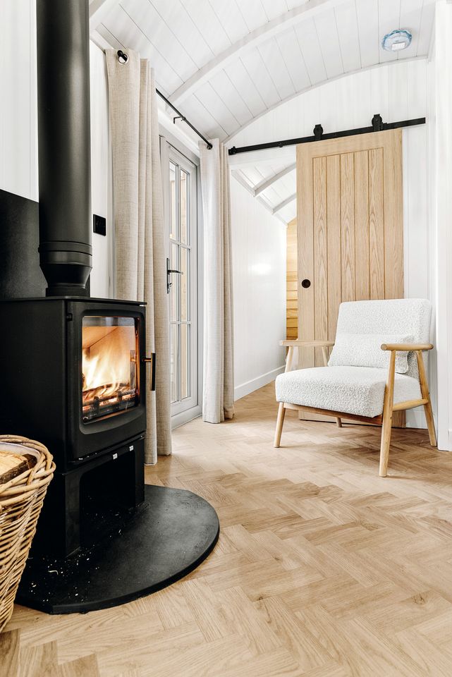 Unique Shepherd’s Hut Escape with Private Spa & Firepit Nights in Binsted, United Kingdom