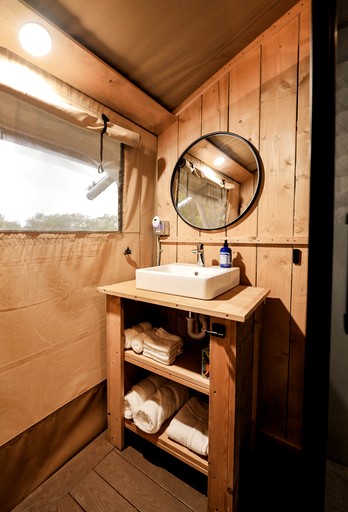 Safari Tents (United States of America, Lometa, Texas)