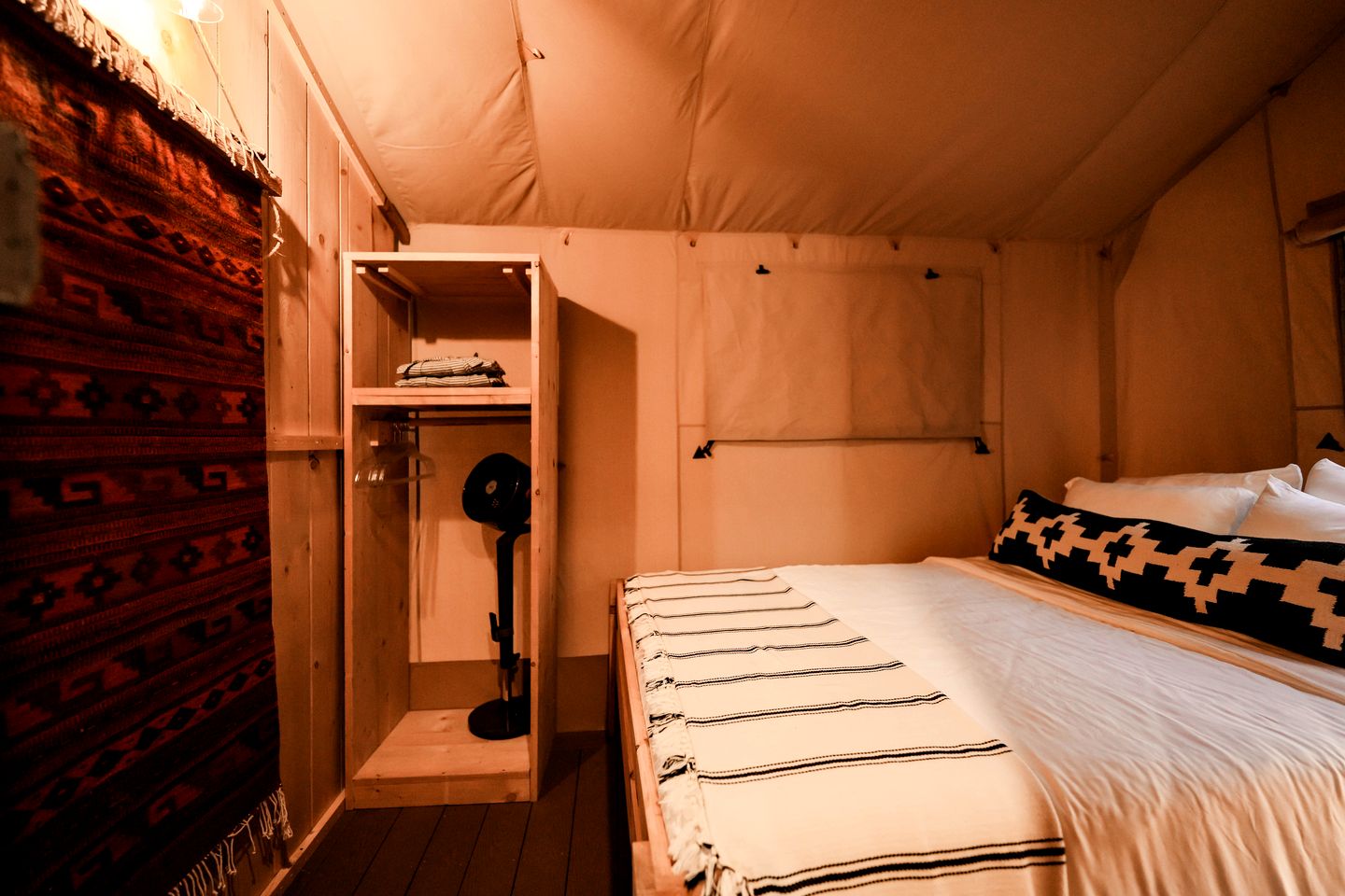 Stunning Safari Tent with Great Sights in San Saba, Texas
