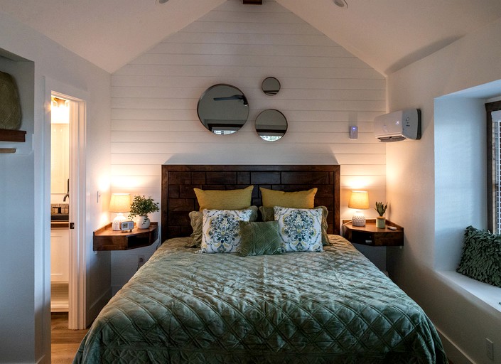 Tree Houses (United States of America, Elm Mott, Texas)