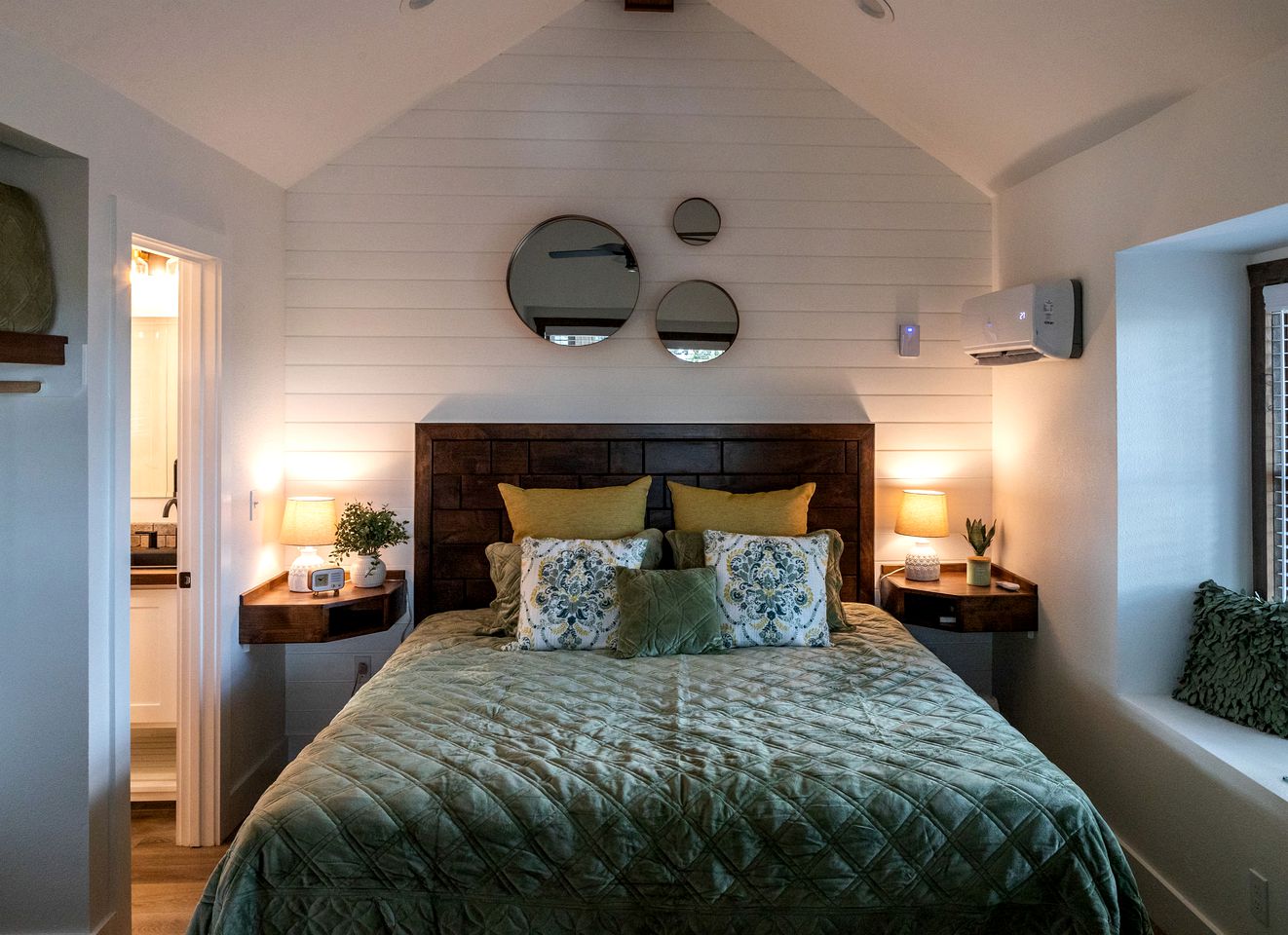 Charming Treehouse for Glamping Trips near Magnolia, Texas