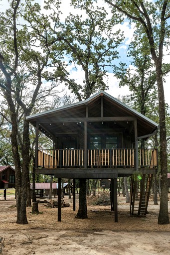 Tree Houses (United States of America, Elm Mott, Texas)